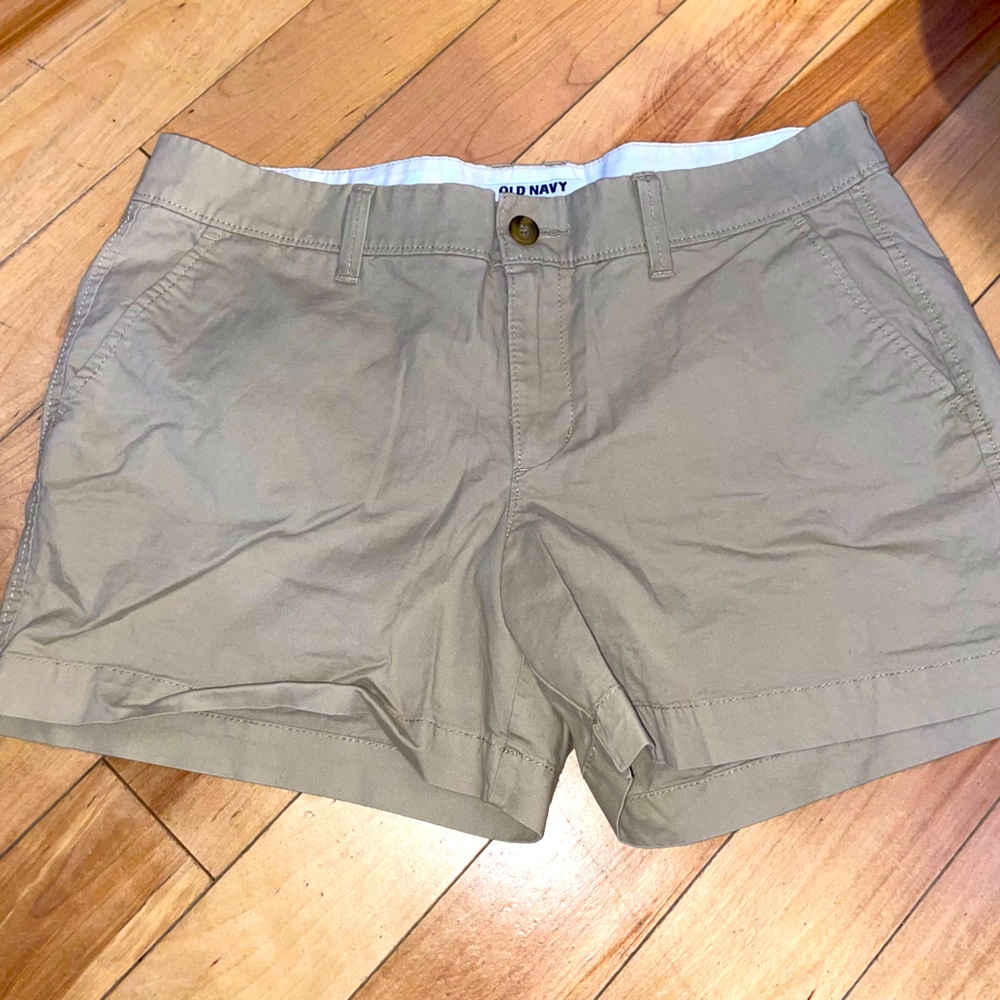 Beige shorts, Old navy